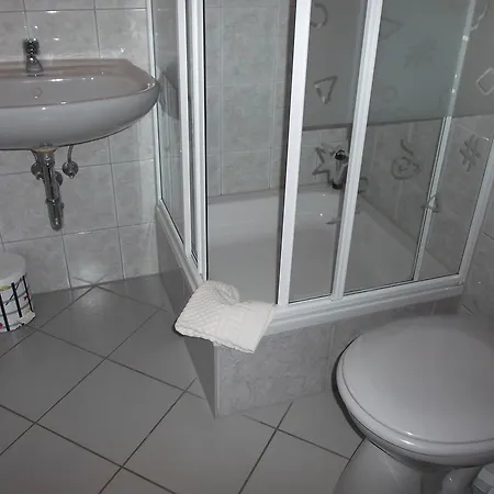 بيت ضيافة Lindenkrug Broderstorf